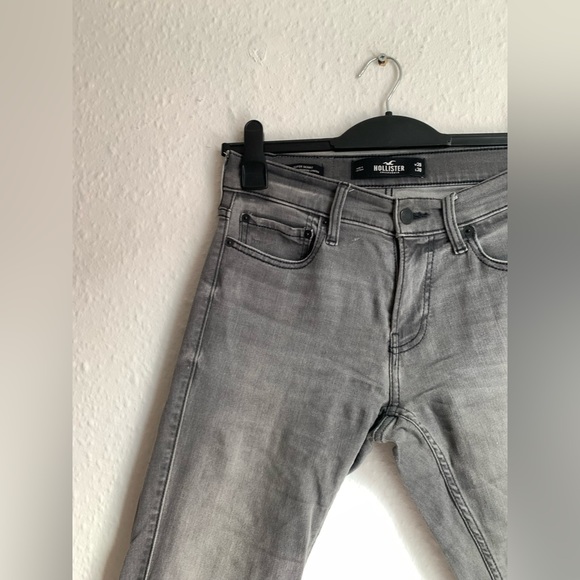 Hollister grey wash super skinny jeans. 28W 30L - Picture 2 of 6